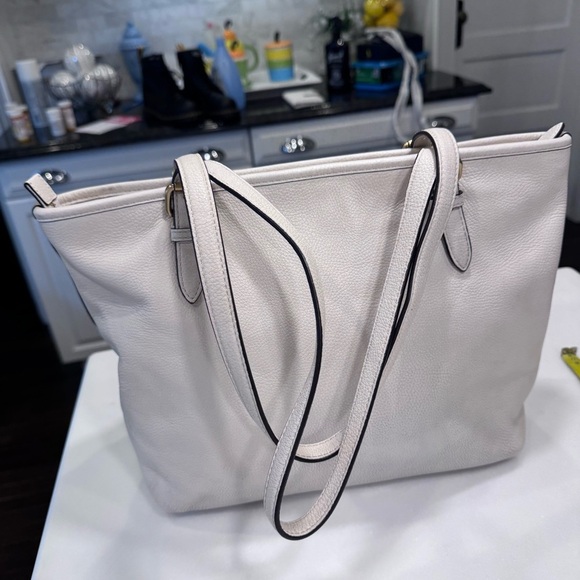 COACH Pebble Leather Taylor Medium Tote C Dangle Charm Chalk EUC - Picture 6 of 16